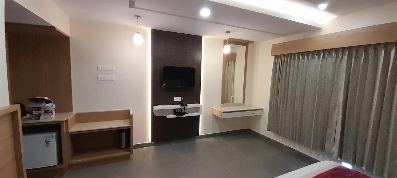 Hotel Golden Sand Velankanni Exterior foto
